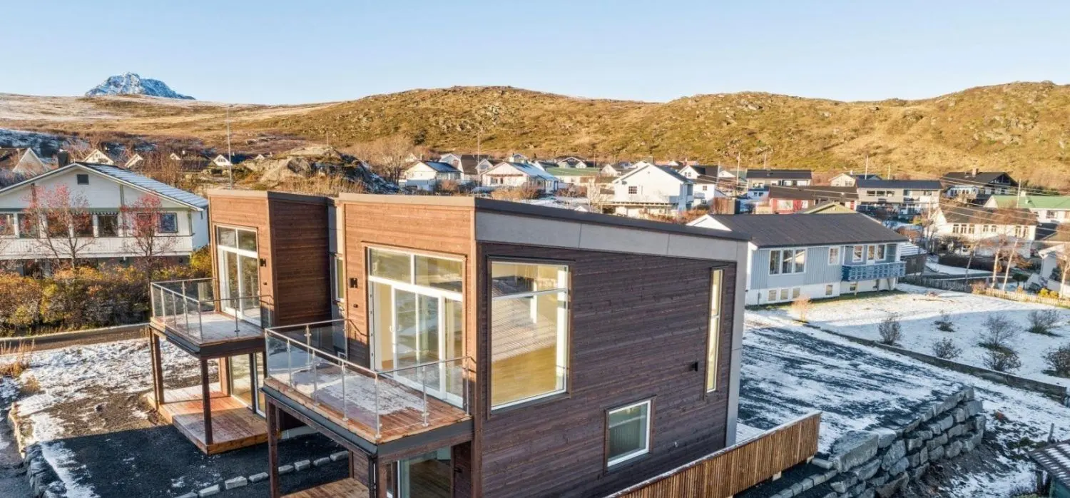 Svingveien — Double house, Gravdal, Lofoten, Norway — photo 2